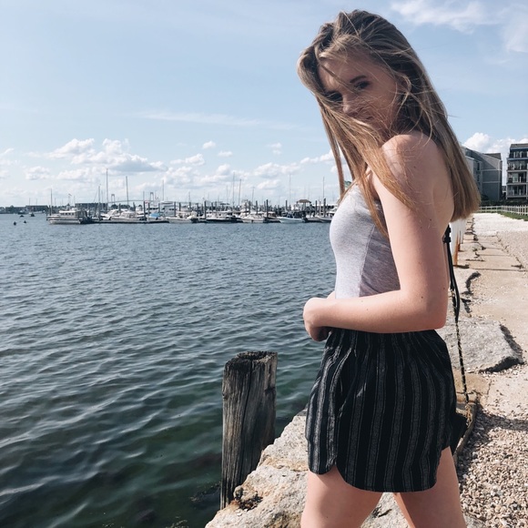 Meet your Posher, Faye - Picture 1 of 4